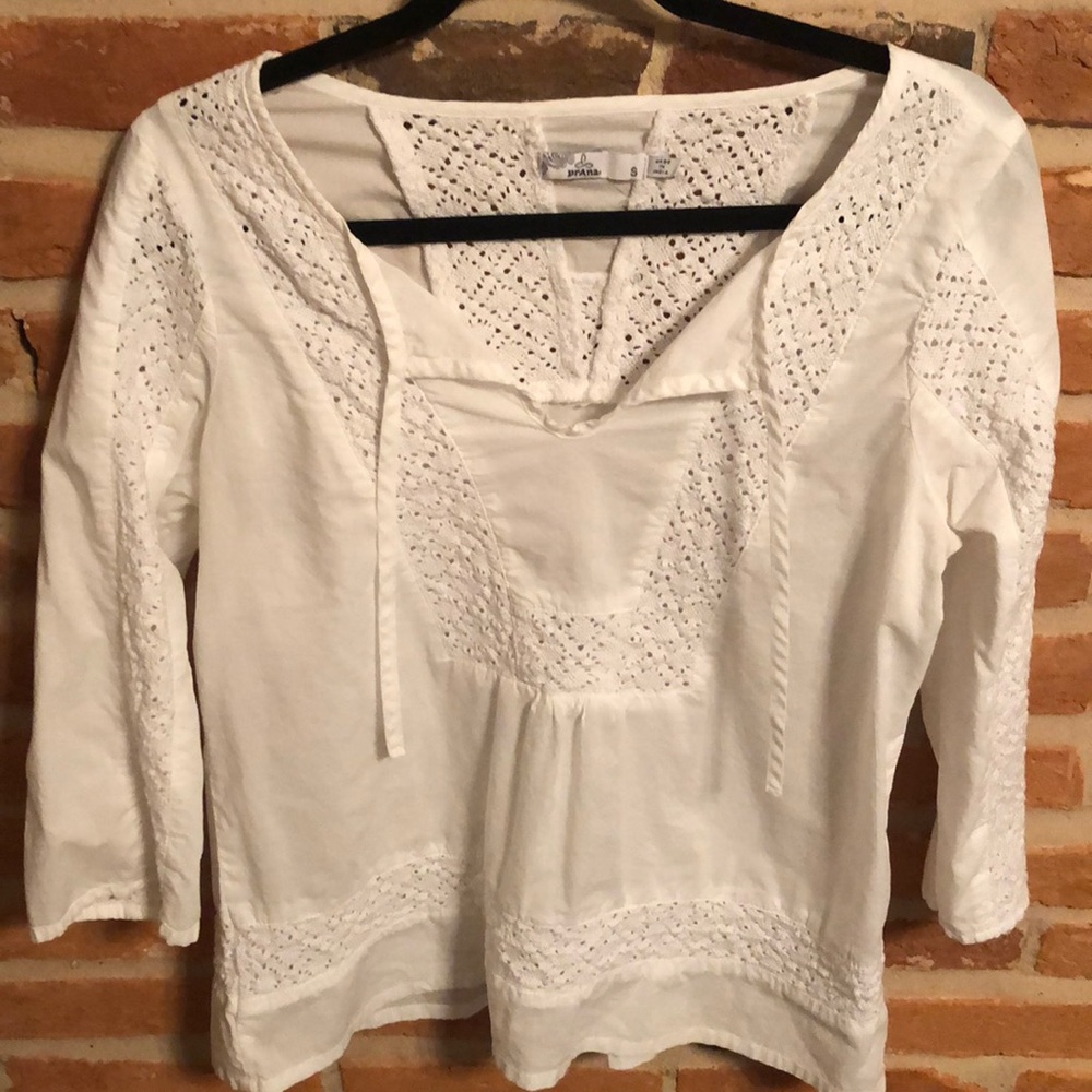 Prana lightweight shirt w/embroidered panels